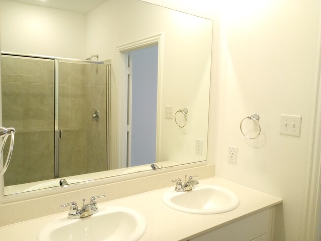 Building Photo - 5119 Winterberry Dr