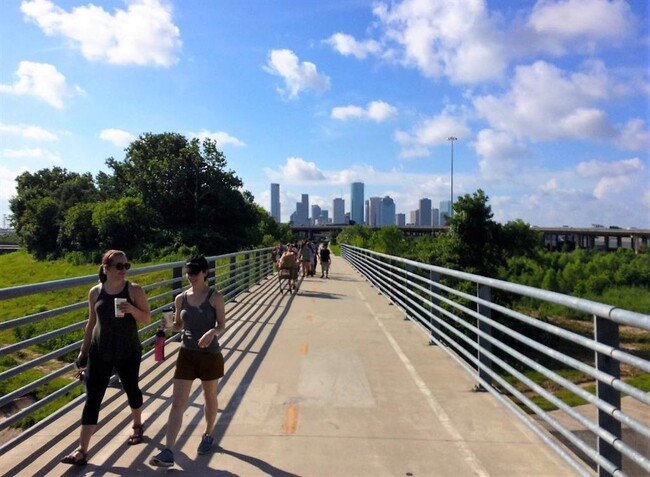 Jogging/biking trail - 1012 Rutland St