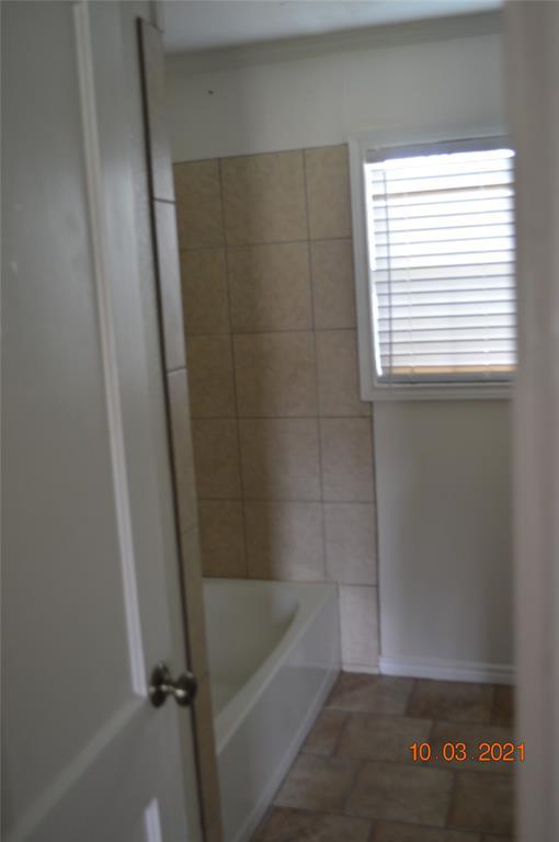 Building Photo - 127 Holly St