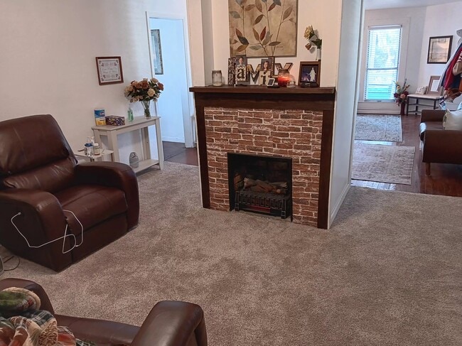 Building Photo - 206 2nd St NW