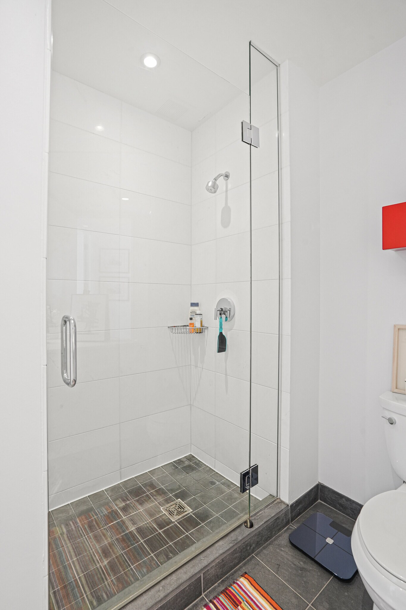 Secondary bath - 1177 22nd St NW