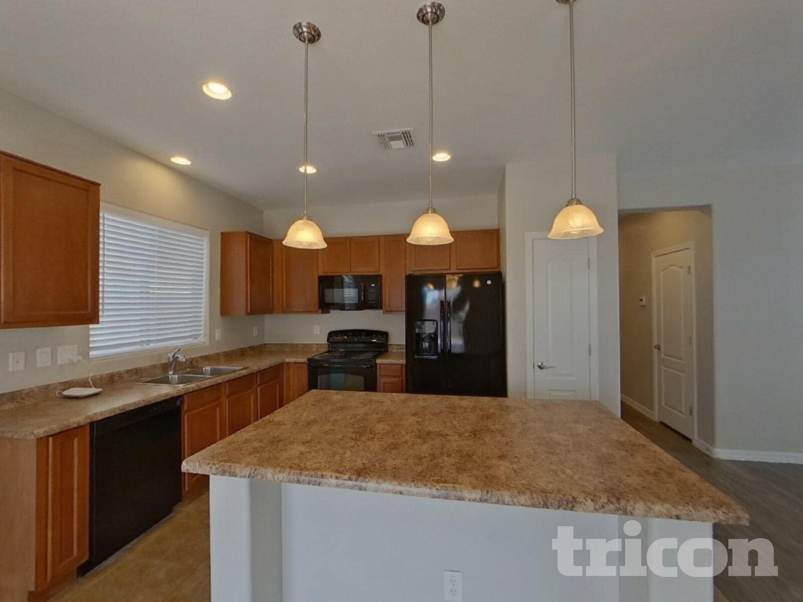 Building Photo - 21338 N Denver Ct