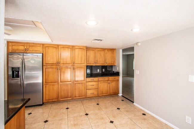 Building Photo - 4BR Entertainers Dream, McCormick Ranch