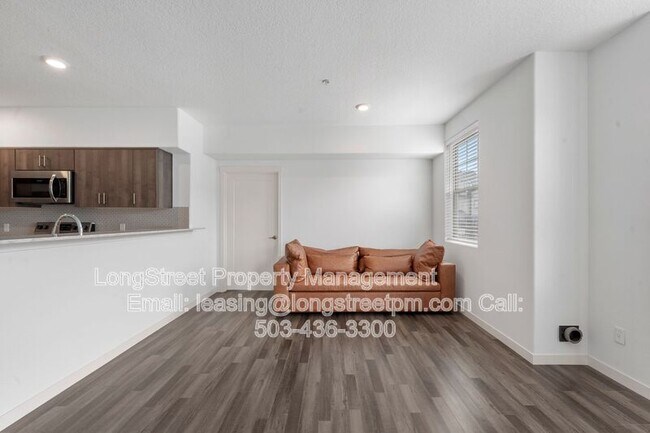 Building Photo - 17137 SW Appledale Rd