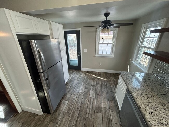 Building Photo - Charming 3-Bedroom Home with Finished Basement for Rent!