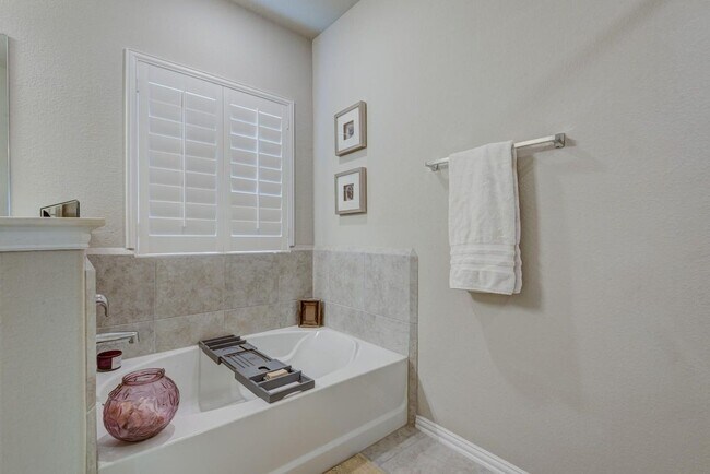 Building Photo - 29809 Woodsons Edge Way