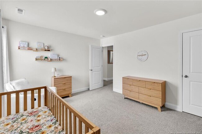 Building Photo - 173 London Dr