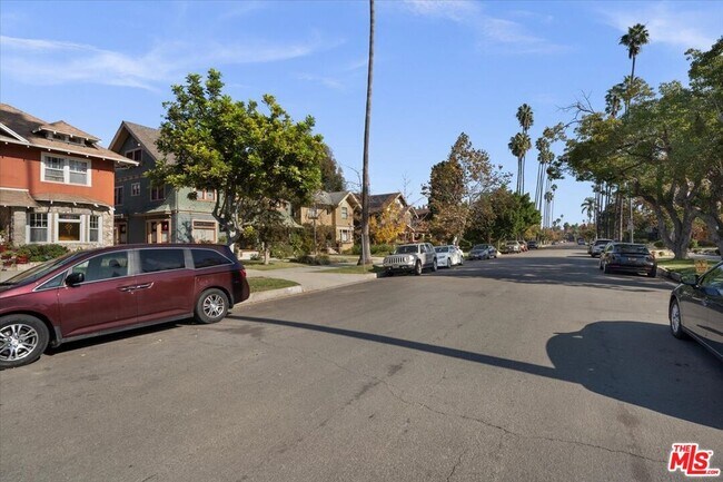 Building Photo - 2207 W 20th St