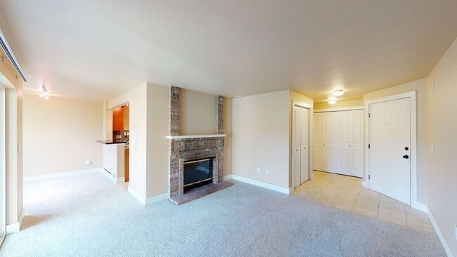 Building Photo - Gold Pointe condo!  2 Bed, 2 Bath Condo w/2 parking spaces, MOVE IN SPECIAL - Available NOW!