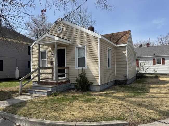 Building Photo - 821 Johnson St