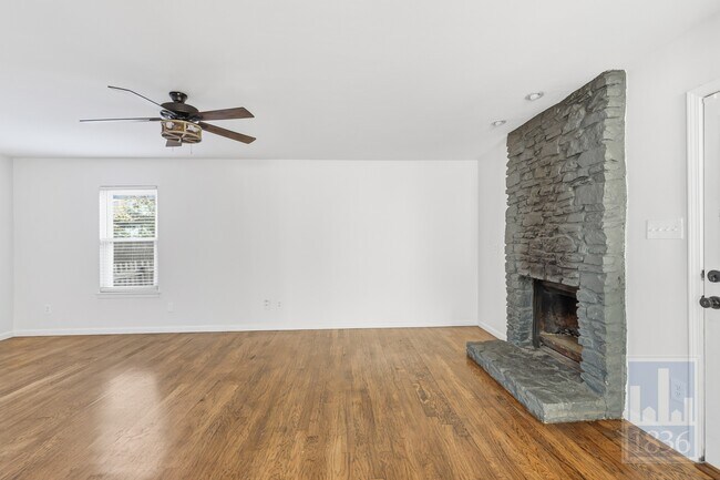 Building Photo - 7508 Elderberry Dr