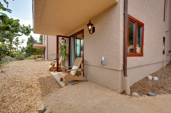 Building Photo - 630 Kingston Rd