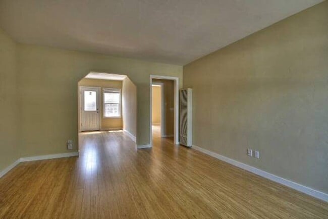 Building Photo - Spacious 1 bedroom in San Mateo