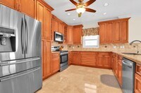 Building Photo - 1704 Del Haven Dr