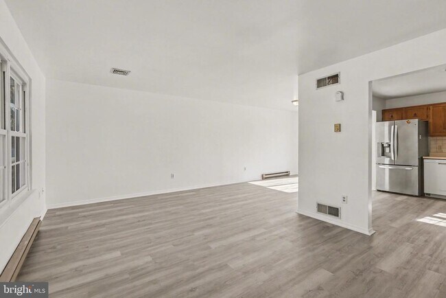 Building Photo - 2109 Highland Ct