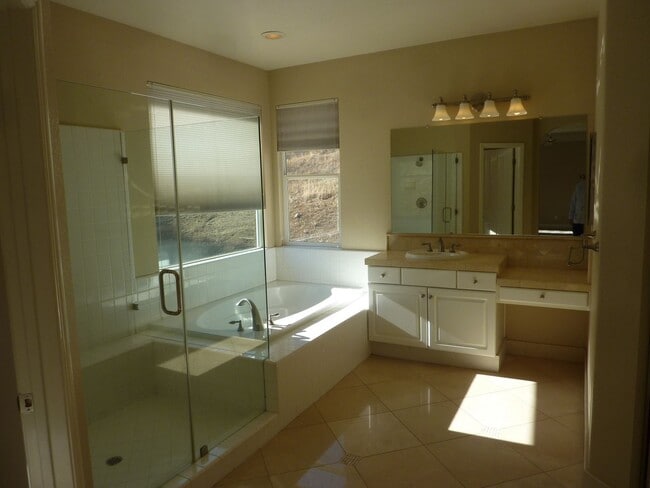 Building Photo - Stunning Single-Family House with a Backyard Oasis in a exclusive Gated Community of Serrano