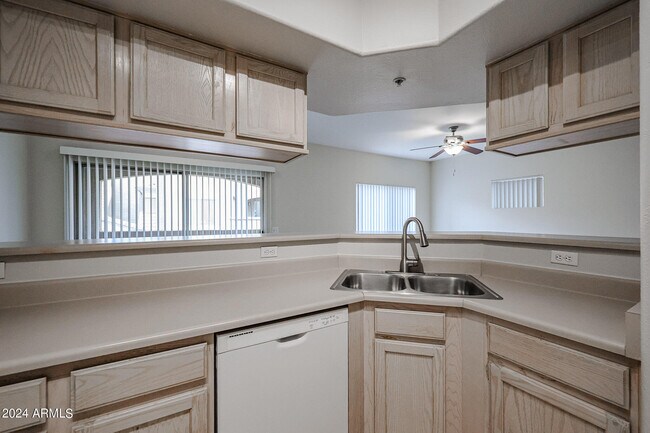 Building Photo - 4644 N 22nd St