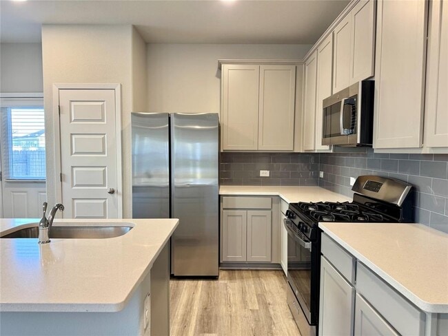 Building Photo - 13 Bent Trl Ln