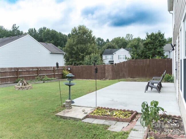 Building Photo - 910 Torsion Lane