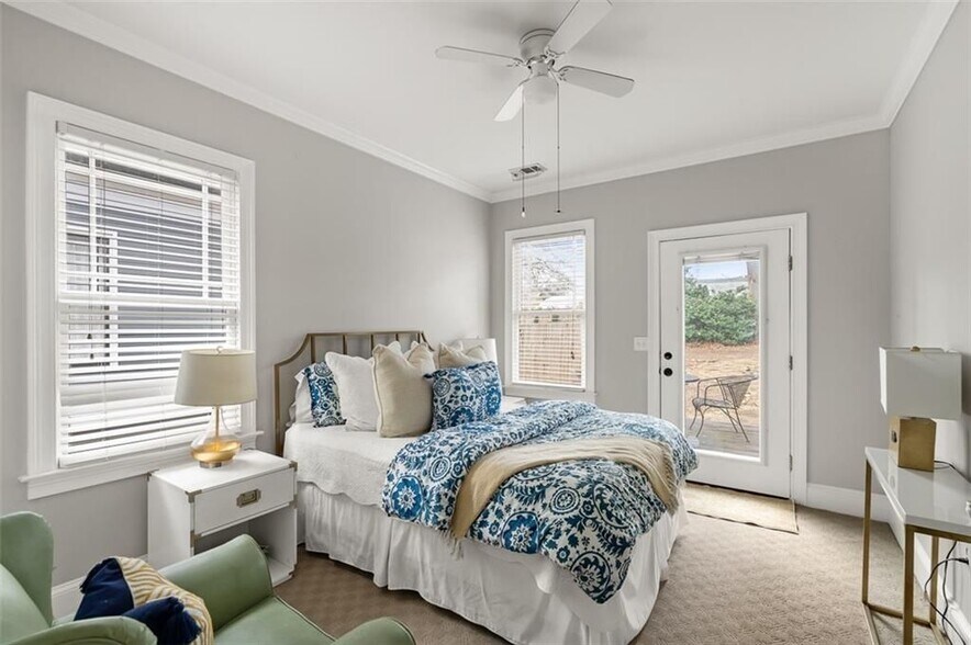 Building Photo - 372 Clifford Ave NE