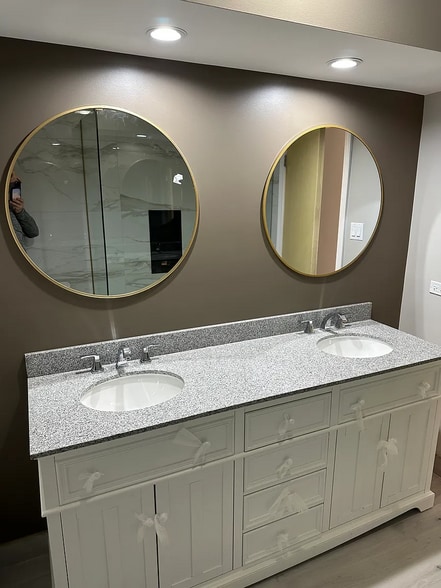 Building Photo - 2712 2nd Private Rd