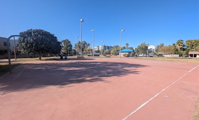 Building Photo - Less Than 1 Mile to ASU! 3 Bed / 2 Bath with Bonus room that can be an office or 4th bedroom!