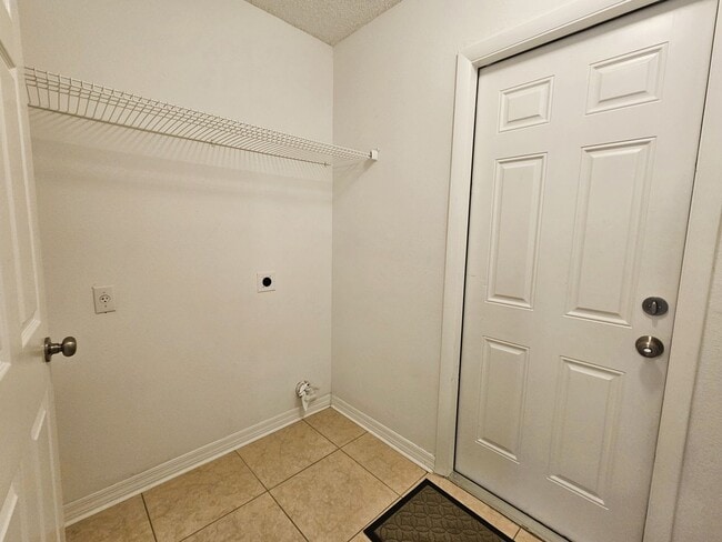 Building Photo - 921 Bristle Cone Ct