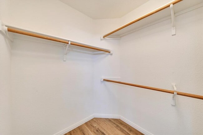 Building Photo - 1707 Primrose Ln