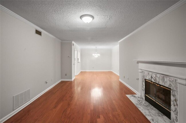 Building Photo - 202 Peachtree Forest Dr