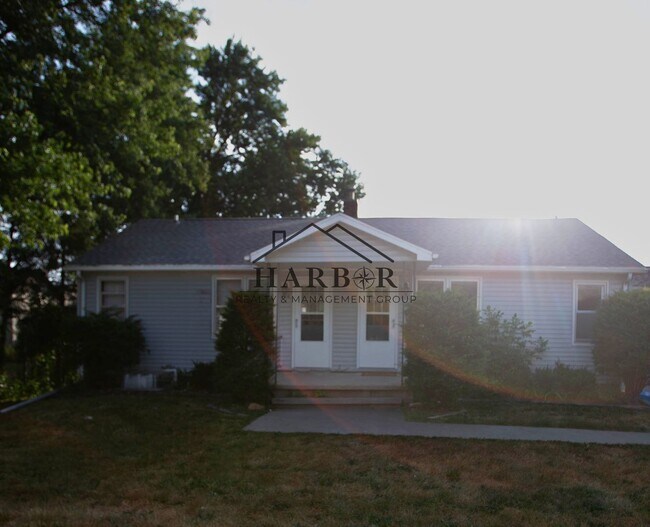 Building Photo - 440 Church Ave