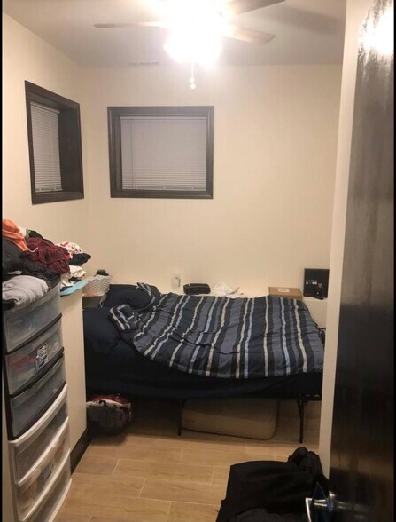 Bedroom 2 - 6415 N Greenview Ave