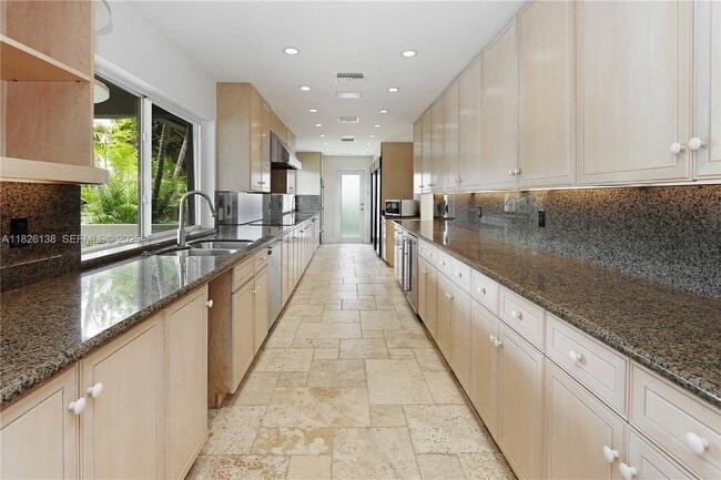 Building Photo - 1108 Washington St