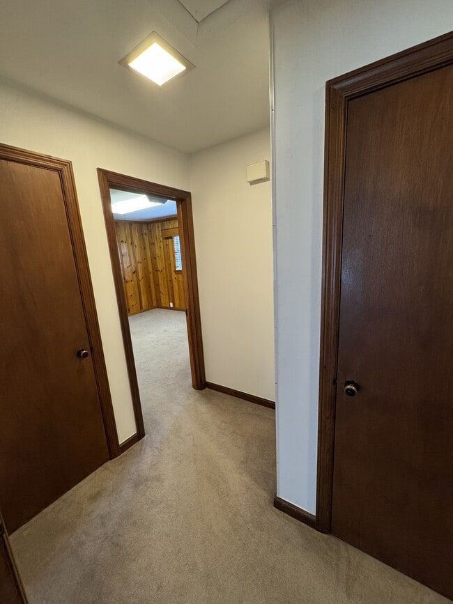 Building Photo - 3820 Orchard Rd SE