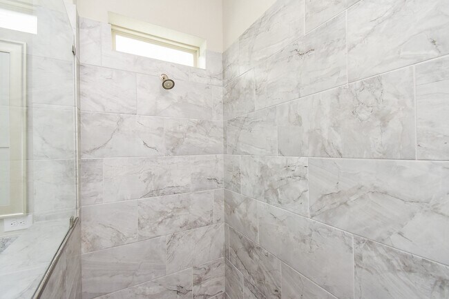 Building Photo - 19535 Shady Hike Ln