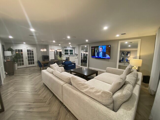 Building Photo - 7917 Ridgeview Dr