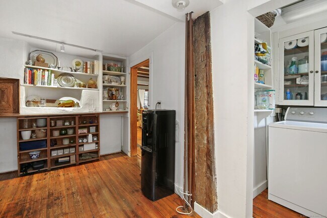 Building Photo - 83 Linden Ave