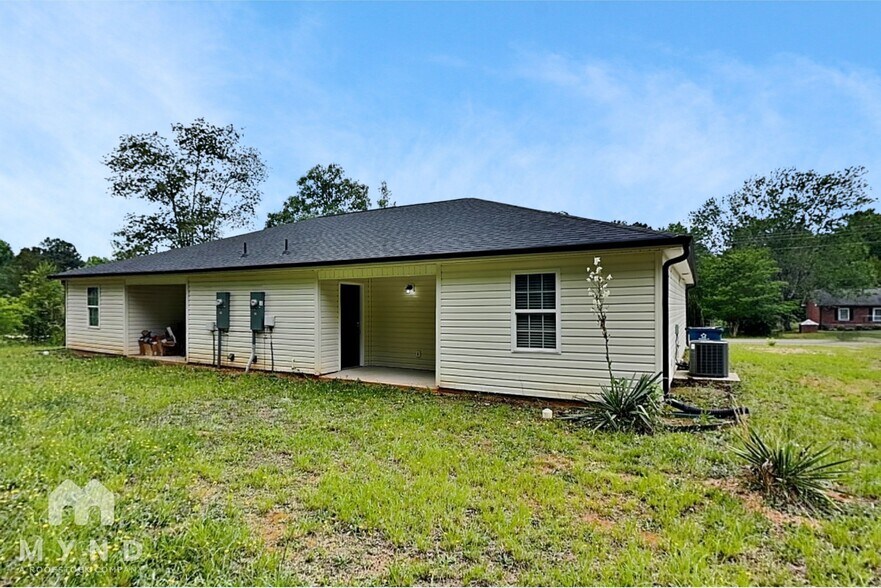 Building Photo - 3278 Anderson Mountain Rd