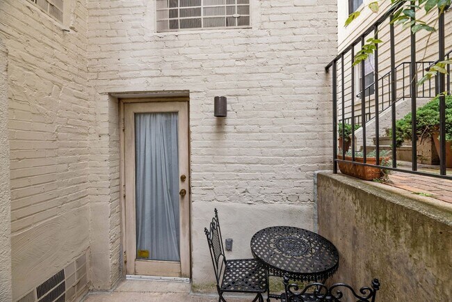 Building Photo - Kalorama Two Bedroom Duplex on Quiet Street! Private Patio/Decorative Fireplace & More!