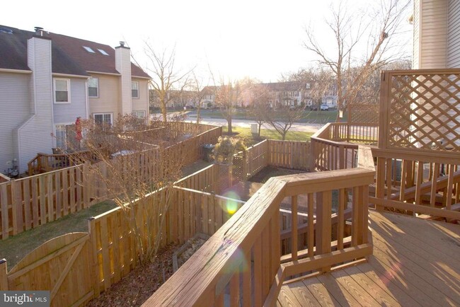 Building Photo - 5339 Buxton Ct