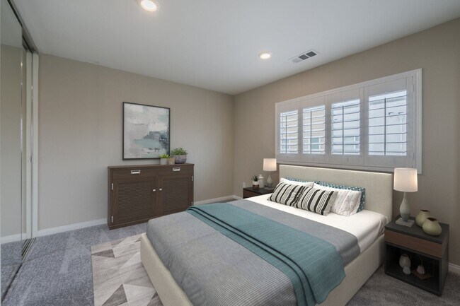 Building Photo - Beautiful Gardena Condominium in Gated Com...