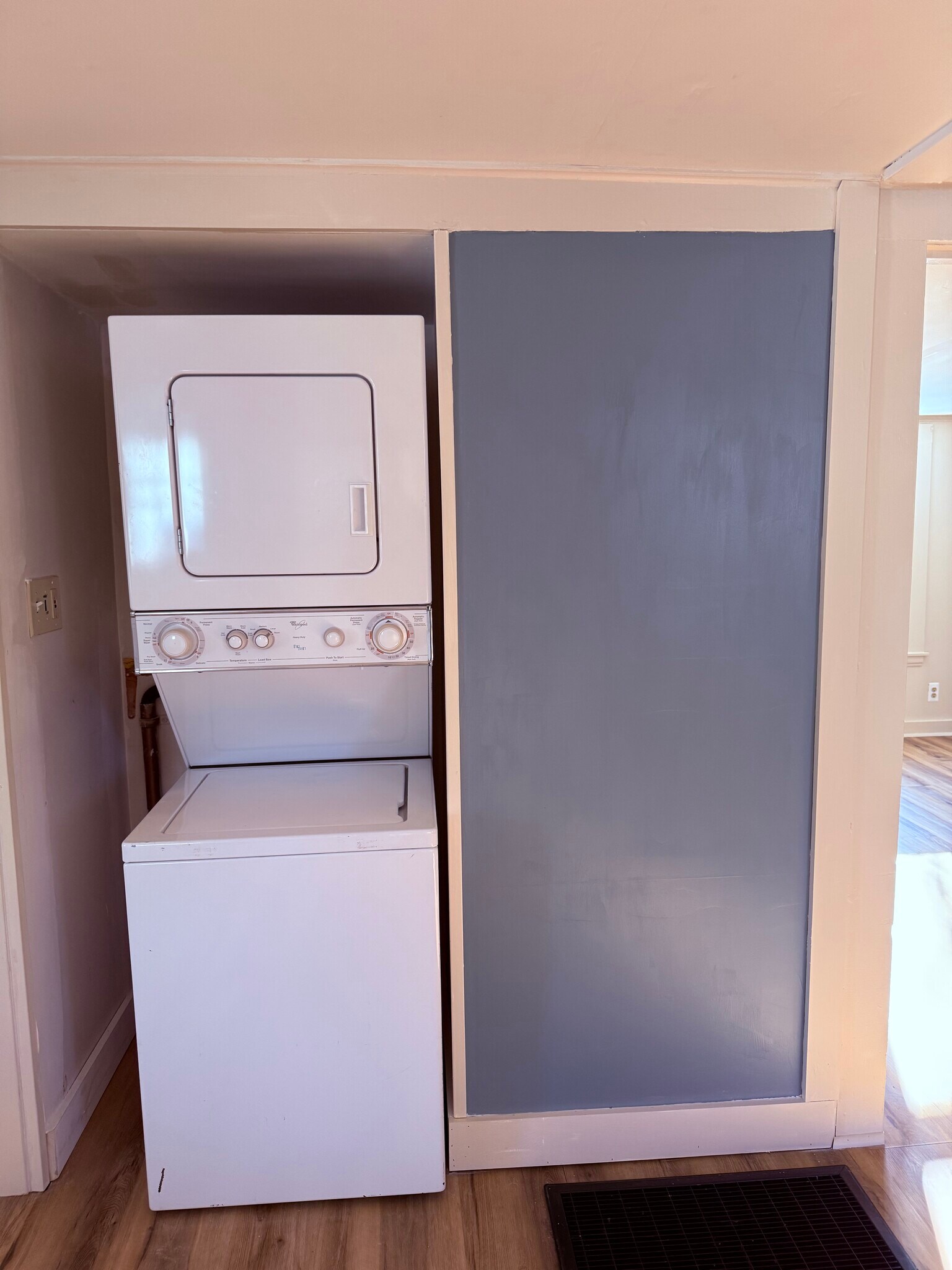 Washer and dryer - 514 Elm St