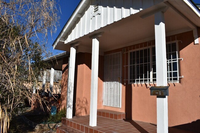 Building Photo - 422 Vassar Dr SE