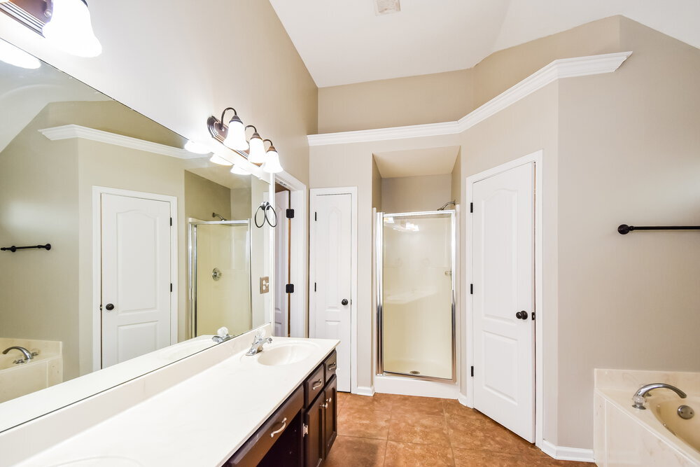 Building Photo - 11616 Leewood Dr