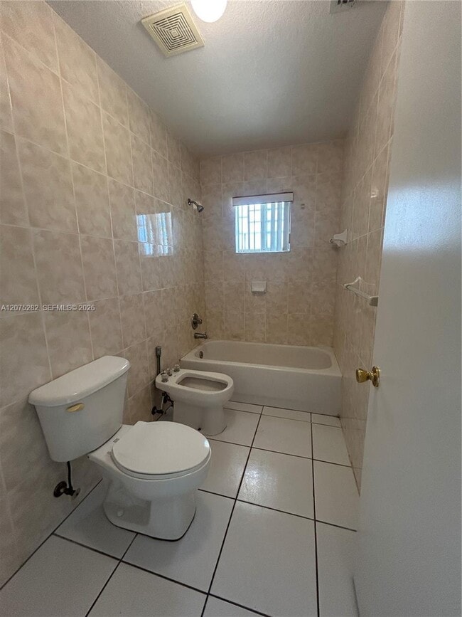 Building Photo - 2421 NW 99th Terrace