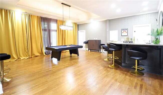 Building Photo - 700 S Brighton Ct