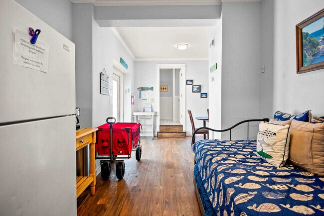 Building Photo - 165 Beach View