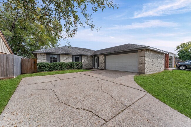 Building Photo - 1506 Leadenhall Cir