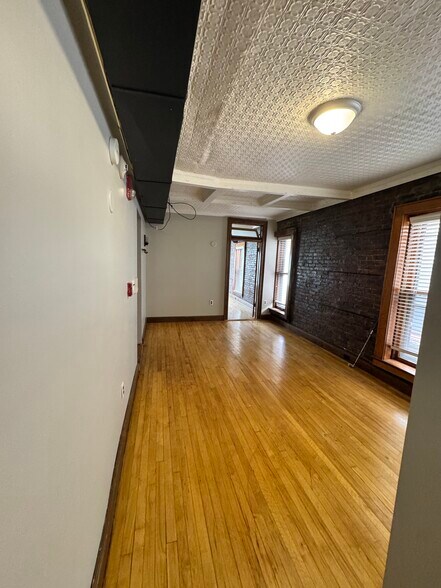 Building Photo - 317 Montgomery St