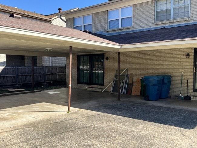 Building Photo - 609 Chickadee Dr