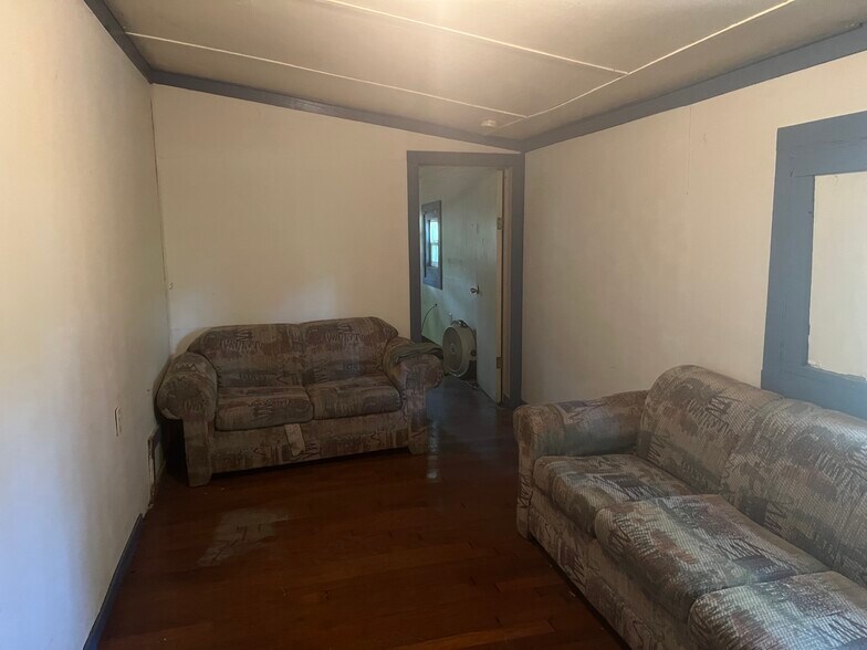 Building Photo - 717 Rice St